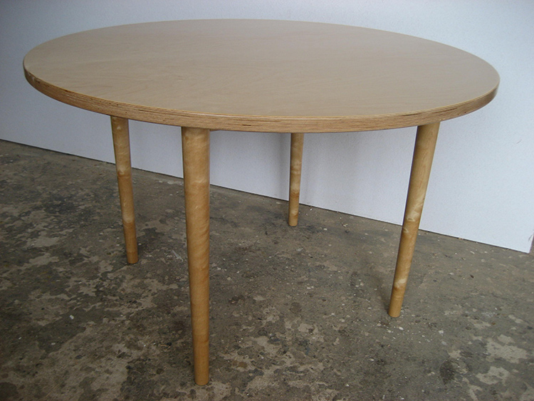 Betten, Tische - Mehlinger Gmbh - Schreinerei, Zimmerei, Dachdeckerei